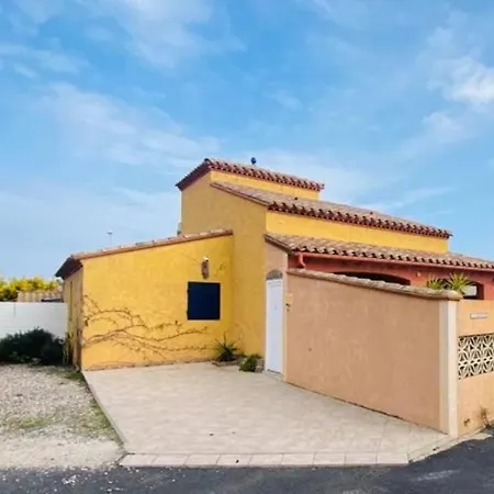Magnifique Maison Avec Piscine Privee A 300 M D'une Tres Jolie De Sable