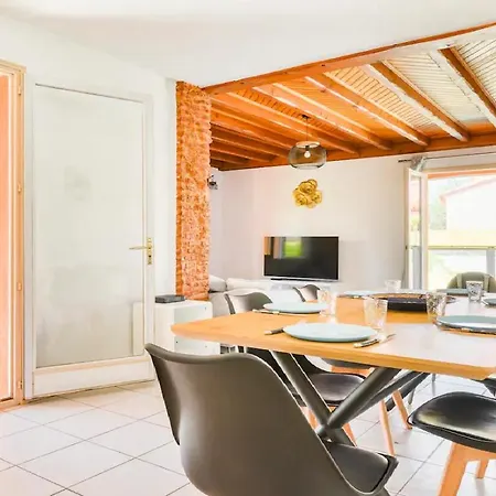 Vila Magnifique Maison Avec Piscine Privee A 300 M D'une Tres Jolie De Sable