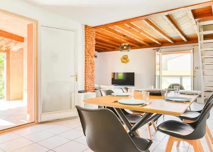 Βίλα Magnifique Maison Avec Piscine Privee A 300 M D'une Tres Jolie De Sable